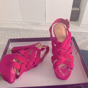 Jessica Simpson platform sandals fushia